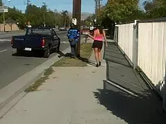 Kurvasta rjavolaska se jebe trdo v spodnjem perilu.