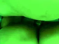 Får store pupper og diger rumpe knullet av monsterkuk, spruter overalt.