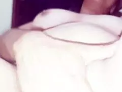 उसने मेरी भीगी चूत को जोर से उंगली से चोदा