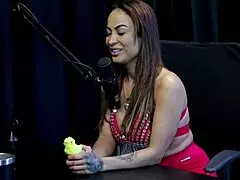 Dando Oportunidade Para Fãs, Belinha Baracho Shares Outdoor Fetish Casting With Brunette Group.