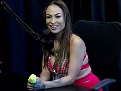 Dando Oportunidade Para Fãs, Belinha Baracho Shares Outdoor Fetish Casting With Brunette Group.