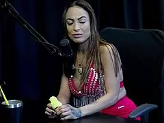 Dando Oportunidade Para Fãs, Belinha Baracho Shares Outdoor Fetish Casting With Brunette Group.