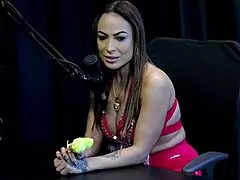 Dando Oportunidade Para Fãs, Belinha Baracho Shares Outdoor Fetish Casting With Brunette Group.