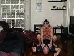 나 잡으러 온 경찰 좆 박아버리는 트레일러