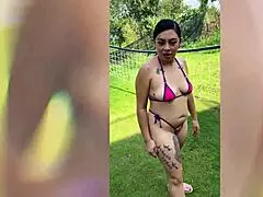 Вкусный уличный минет от horny милф Энм Даймонд