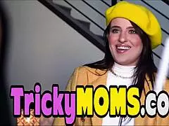 Bored Rich Housewife Testing New Strap On, Her Pretty Boyfriend Loves Every Second of It