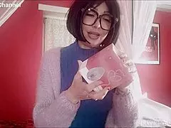 Chantal’s Trying Out Her New Sex Toy and Squirts Everywhere