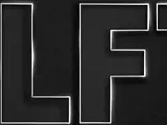 Пасынок занимает место отчима в горячем семейном трахе во время кино