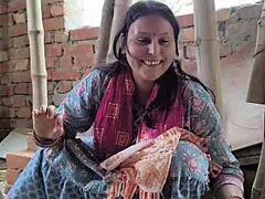 I fuck the labor contractor for extra cash