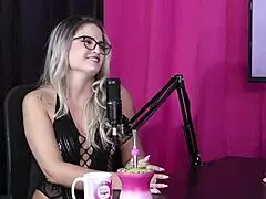 Malu Paz's Outdoor BDSM Casting With Humiliation And Handjob