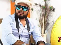 Unga killar sugen på casting med undergiven rödhårig