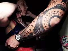 Are Lola and Oletsha really coquines assoiff�es de queues?