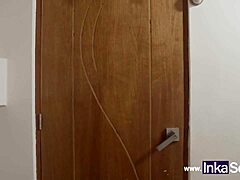 Нудистка мащеха Ivonne нагорещява плажа с диви вибрации.