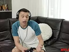 my stepdads hot assistant eating the dust in the garage?