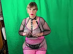 Gilf Carmen’s big pink vibrator drives me wild with raw orgasm