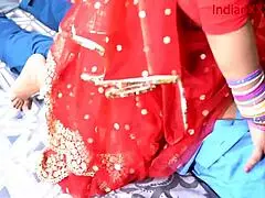 Desi step mom sex in Hindi with massage