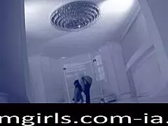 Hot moden milf bliver kneppet og sprøjter vildt