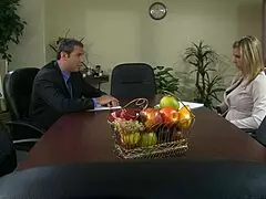 Barbara Summer und Brooke Banner reiben Fotzen zum Spritzen