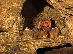 Milf morena linda fode ao ar livre com pauzão, caralho