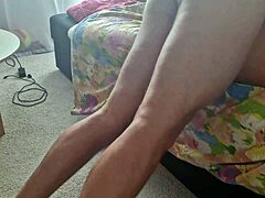 継母は継子の精液を濡れたマンコに欲しい？