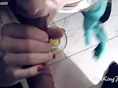 hey guys, blonde milf in latex gloves sucking blowjob like this 😍💦