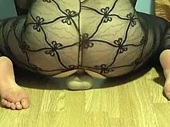 a beautiful ass turns on with anal plug. sexy brunette cums from huge dildo!