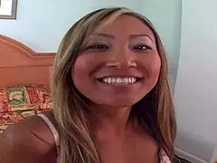 Kara Tai stvrdne kurac a prinúti ho vytrysknúť