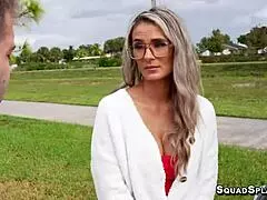 Nicky Rebel jebe milf Mandy Rhea u doggystyle