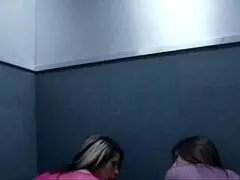 ميلف أرجنتينية تتأوه من الاستمناء