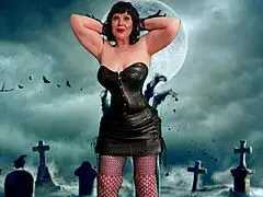 Rockin Granny Delivers Midnight POV of Epic Cocksucking in Old Groupie Style