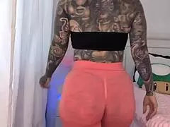 melody radford tries on gym tights in haul video with tattoo details