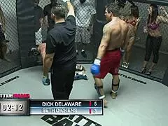 켈리 디바인, 키 큰 날씬한 걸레, 운 좋게 박아!