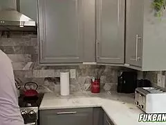 ברונטית מילף טארי ליין מציצה ודפיקה