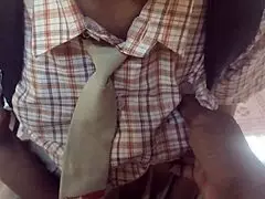 Partiden sonra, ateşli üniversite kızı beni sert hızlı seks için davet etti. Dar amıyla cowgirl pozisyonunda iç boşaltma yaptı