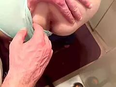 Purring ass anal fetish ends with cumshot in mouth