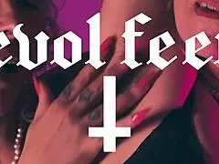 Two queens enjoy fun moments with feet and armpits