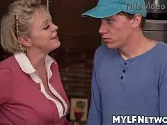 dee comes home and rion spies her perfect ass from next door 😏