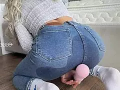 stepmom squirts cum in her tight wet leggings