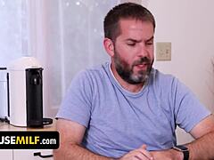 Είναι αυτό το freeuse καφενείο σου με τη Cassie; Όπως gangbang και deepthroat εκεί;