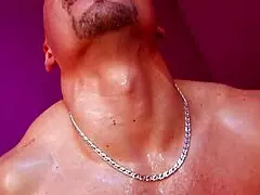 Milf Julina salvaje, ¡fóllame el culo hondo con tu polla monstruo en perrito hardcore!