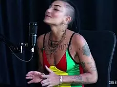 Isn't this compilation of Caroleta Roots in Bora Cast with Bruna Carlos just wild?