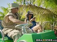 Bethany Benz Shows Her Big Butt In The Car With Van Wylde