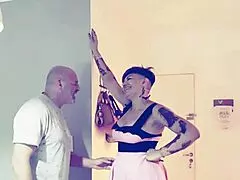 Garganta profunda de otro mundo como chupa la pija esta puta