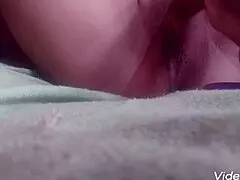 i use my plug and vibrador to masturbate my pussy solo.