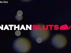 O čoveče, dvostruko prodirao onu bustastu mafijašku šeficu Anis Kate uh velikim kurcem u guzu i pičku