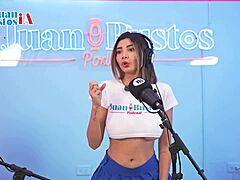 Letizia Fulkers, sente esse orgasmo intenso com as tetas oleadas?