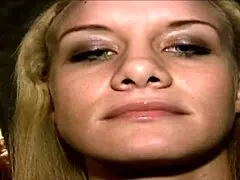 Leah Wilde LOVES RATchet met vingeren kont en deepthroat in lingerie!