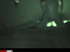 coloquei um camera escondida no quarto filmeu meu amante me comendo no escuro