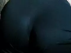 Doña Mary en rico shorcito se le ve su culote riquisimo, oh man!