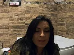 Milfycalla Pee Play in Bathtub with Fur Coat and Pantyhose